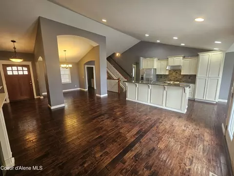 Living - 901 S Edgeview Ter, Post Falls, ID 83854 photo 1 of 7
