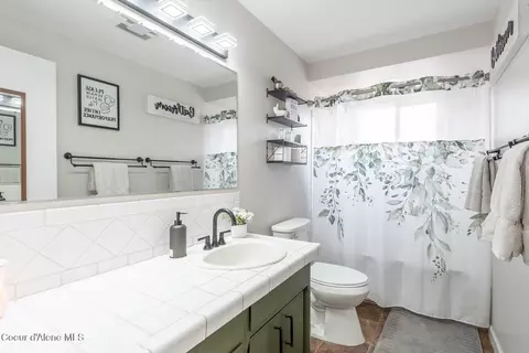 Bath - 701 E Bismark Ave, Spokane, WA 99208 photo 1 of 3