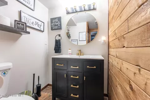 Bath - 701 E Bismark Ave, Spokane, WA 99208 photo 2 of 3