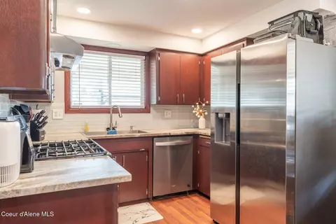 Kitchen - 701 E Bismark Ave, Spokane, WA 99208 photo 1 of 2