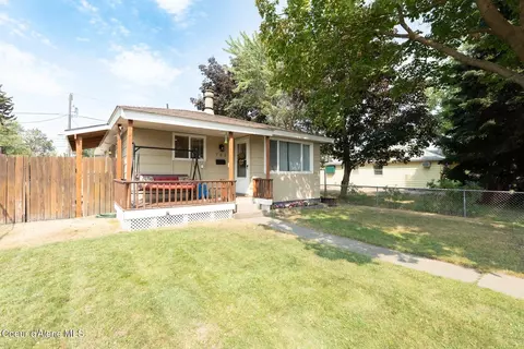 Exterior - 701 E Bismark Ave, Spokane, WA 99208 photo 6 of 8