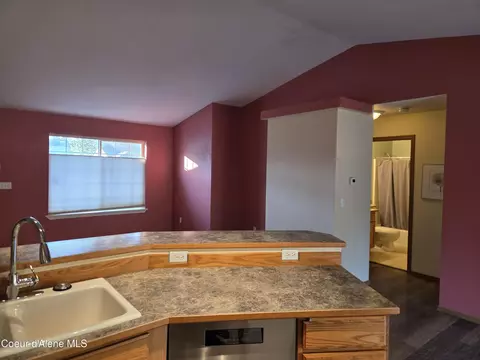 6649 W Basswood Dr, Rathdrum, ID 83858