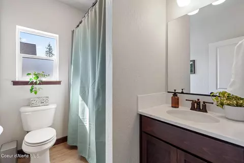 Bath - 2068 E Plaza Ct, Post Falls, ID 83854 photo 1 of 5
