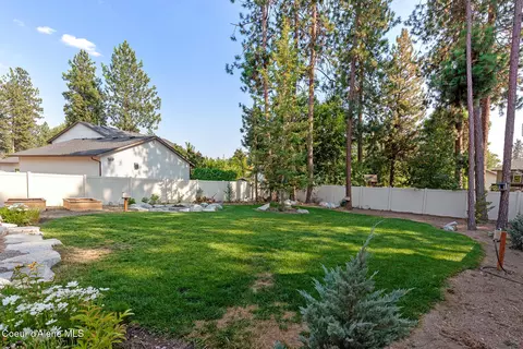 Exterior - 2068 E Plaza Ct, Post Falls, ID 83854 photo 6 of 9