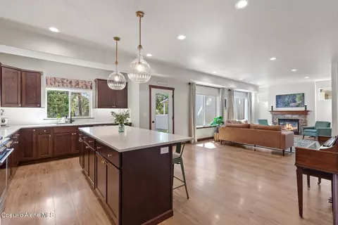 Kitchen - 2068 E Plaza Ct, Post Falls, ID 83854 photo 3 of 4