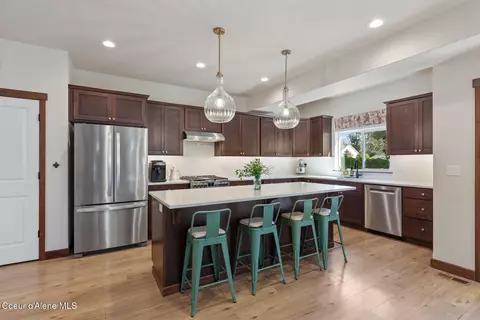 Kitchen - 2068 E Plaza Ct, Post Falls, ID 83854 photo 2 of 4