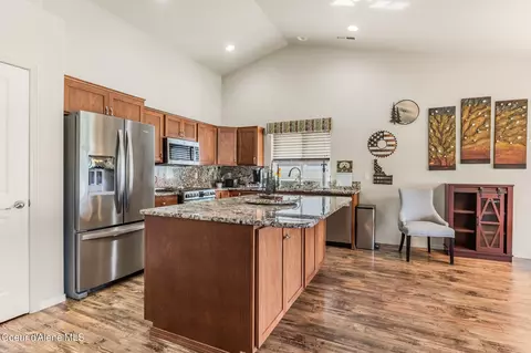 Kitchen - 2642 E Thrush Dr, Post Falls, ID 83854 photo 2 of 4