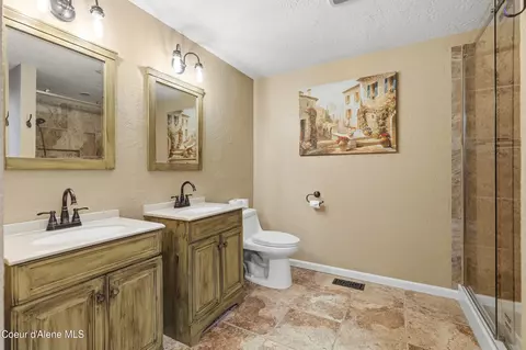 Bath - 1909 E Meadow Ln, Post Falls, ID 83854 photo 3 of 4