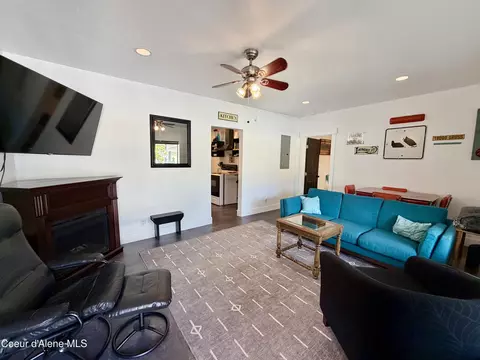 Living - 323 W Park Ave, Kellogg, ID 83837 photo 1 of 3