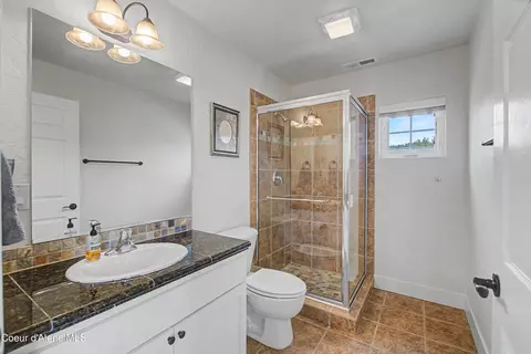 Bath - 224 Pomrankey Ln, Dover, ID 83825 photo 3 of 3