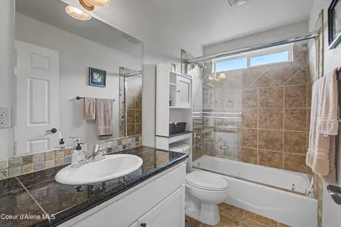 Bath - 224 Pomrankey Ln, Dover, ID 83825 photo 1 of 3