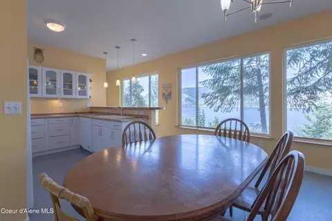 Dining - 8169 E Bridger Trl, Harrison, ID 83833 photo 1 of 1