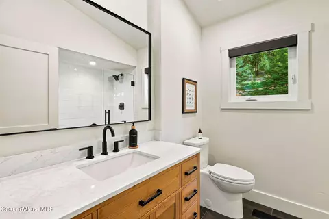 Bath - 7285 E Henry Point Rd, Hayden, ID 83835 photo 6 of 9