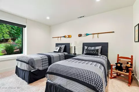 Bedroom - 7285 E Henry Point Rd, Hayden, ID 83835 photo 6 of 8