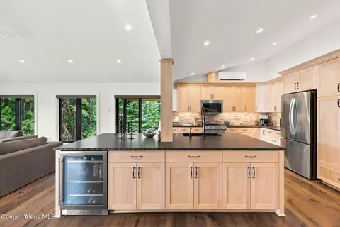 Kitchen - 7285 E Henry Point Rd, Hayden, ID 83835 photo 2 of 2