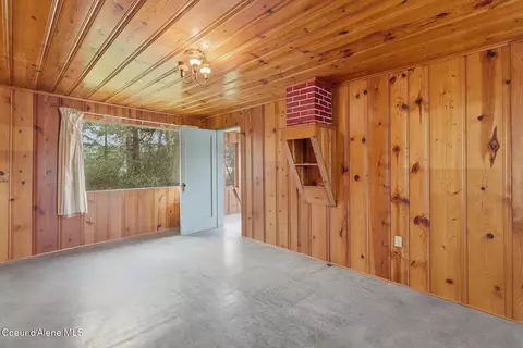 Living - 6000 Idaho 5, Plummer, ID 83851 photo 3 of 3