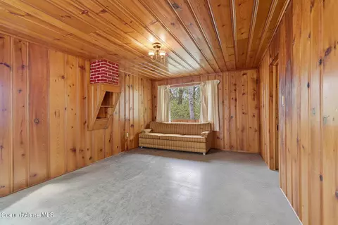 Living - 6000 Idaho 5, Plummer, ID 83851 photo 1 of 3