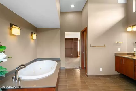 Bath - 1035 S Valleyview Rd, Post Falls, ID 83854 photo 11 of 11