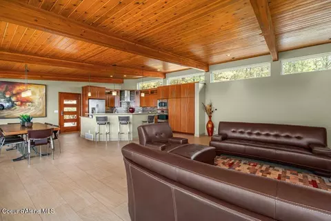 Living - 1035 S Valleyview Rd, Post Falls, ID 83854 photo 4 of 11