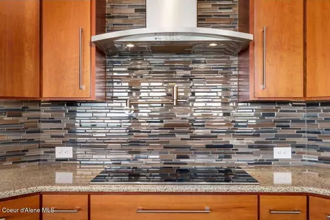 Kitchen - 1035 S Valleyview Rd, Post Falls, ID 83854 photo 8 of 8