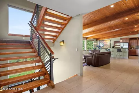 Entry Way - 1035 S Valleyview Rd, Post Falls, ID 83854 photo 1 of 2