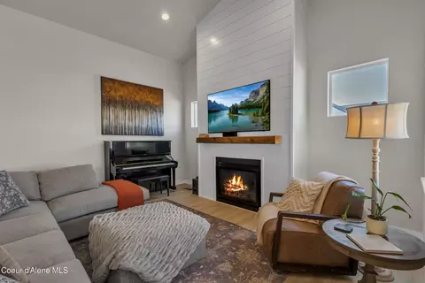 Living - 4477 E Corsac Fox Ave, Post Falls, ID 83854 photo 4 of 5