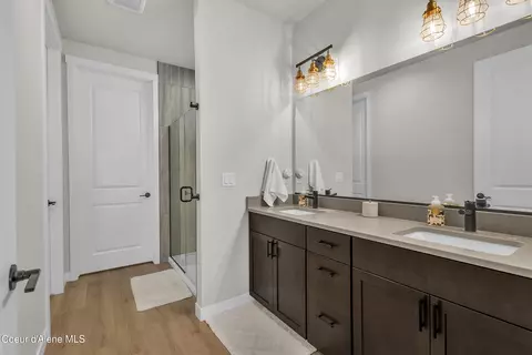 Bath - 4477 E Corsac Fox Ave, Post Falls, ID 83854 photo 2 of 2
