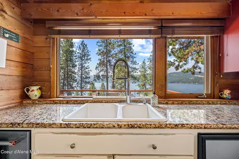 Kitchen - 3665 E Ogara Rd, Harrison, ID 83833 photo 3 of 6