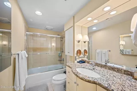 Bath - 3665 E Ogara Rd, Harrison, ID 83833 photo 6 of 8