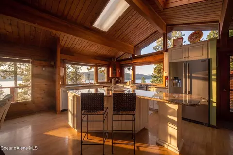 Kitchen - 3665 E Ogara Rd, Harrison, ID 83833 photo 2 of 7