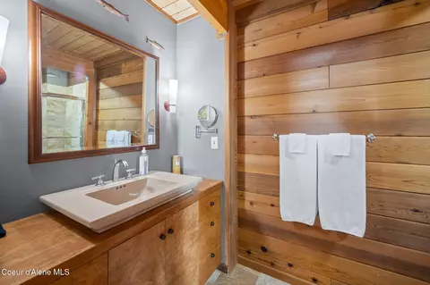 Bath - 3665 E Ogara Rd, Harrison, ID 83833 photo 1 of 8
