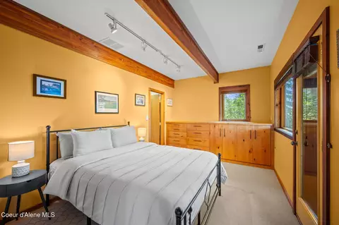 Bedroom - 3665 E Ogara Rd, Harrison, ID 83833 photo 5 of 9