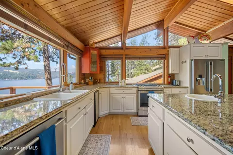 Kitchen - 3665 E Ogara Rd, Harrison, ID 83833 photo 6 of 6