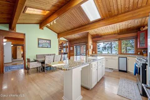 Kitchen - 3665 E Ogara Rd, Harrison, ID 83833 photo 4 of 6