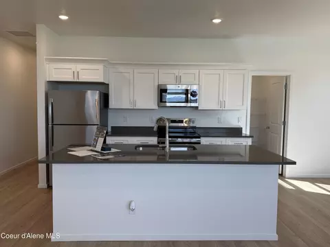 Kitchen - 5302 E Antares Ln, Post Falls, ID 83854 photo 3 of 4
