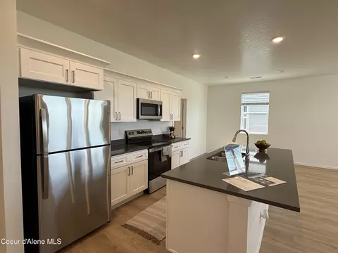 Kitchen - 5302 E Antares Ln, Post Falls, ID 83854 photo 4 of 4