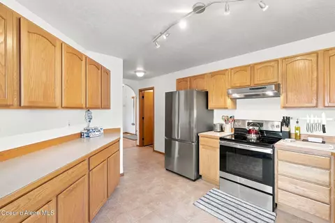 Kitchen - 3285 N Ping Rd, Post Falls, ID 83854 photo 5 of 5