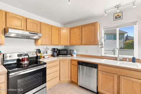 Kitchen - 3285 N Ping Rd, Post Falls, ID 83854 photo 2 of 5