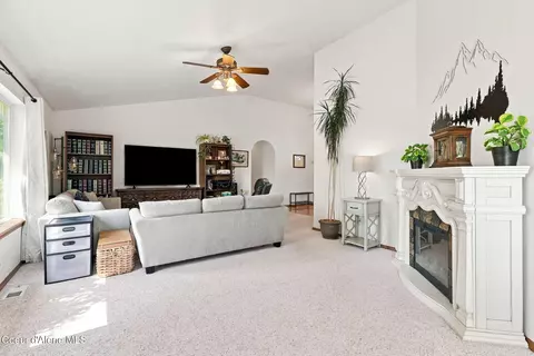 Living - 3285 N Ping Rd, Post Falls, ID 83854 photo 2 of 3