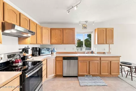 Kitchen - 3285 N Ping Rd, Post Falls, ID 83854 photo 1 of 5