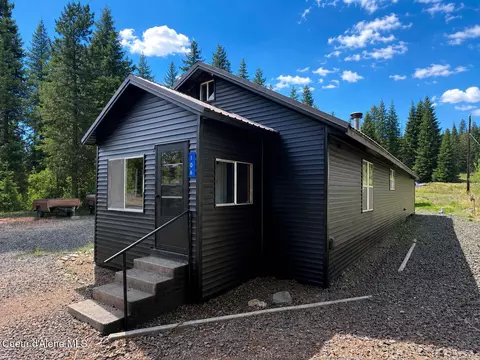 106 S 3rd St, Elk River, ID 83827