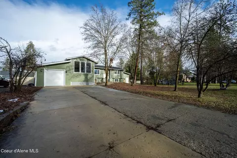 11448 W Meadowview Ln, Nine Mile Falls, WA 99026