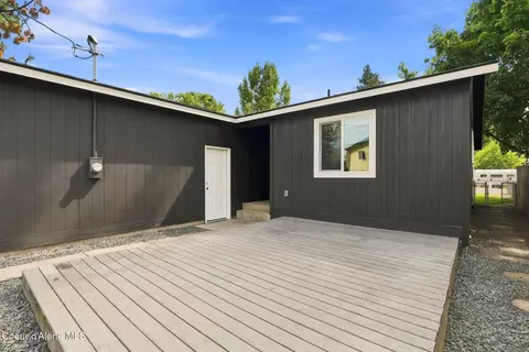 Exterior - 307 E 10th Ave, Post Falls, ID 83854 photo 2 of 4