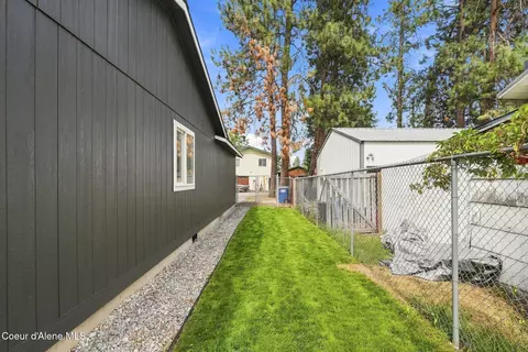 Exterior - 307 E 10th Ave, Post Falls, ID 83854 photo 3 of 4