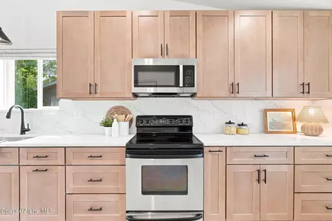 Kitchen - 307 E 10th Ave, Post Falls, ID 83854 photo 4 of 4