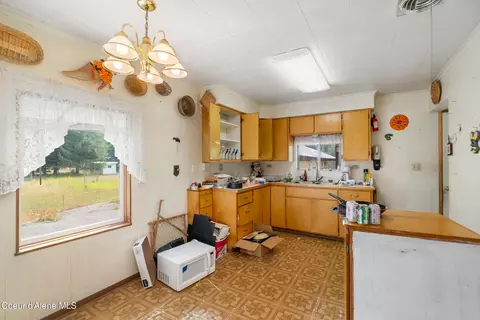 Kitchen - 155 Nuchols Gulch Rd, Osburn, ID 83849 photo 1 of 2