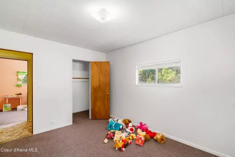 Bedroom - 155 Nuchols Gulch Rd, Osburn, ID 83849 photo 2 of 6