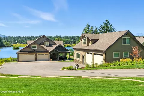 417 Comeback Bay Ln, Sagle, ID 83860