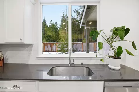 Kitchen - 815 E Burdock Loop, Hayden, ID 83835 photo 4 of 5