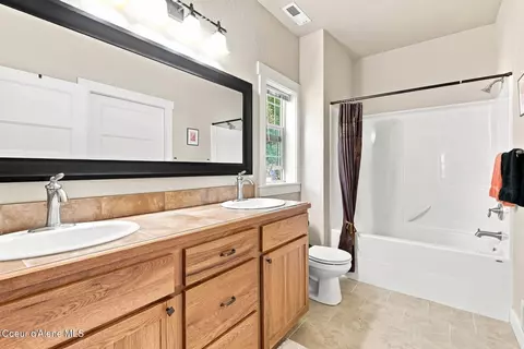 Bath - 1402 River Rock Rd, Sandpoint, ID 83864 photo 1 of 2
